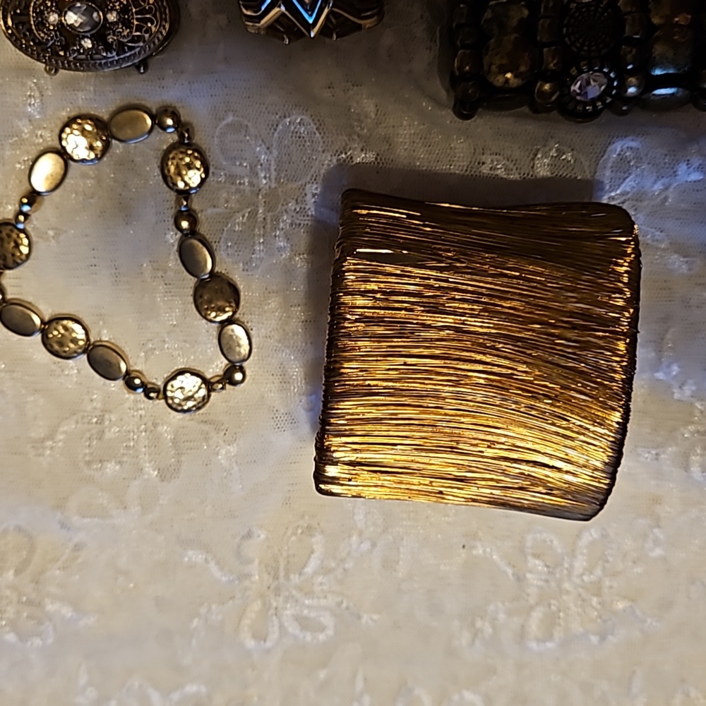 Bracelets - Picture 5 of 5